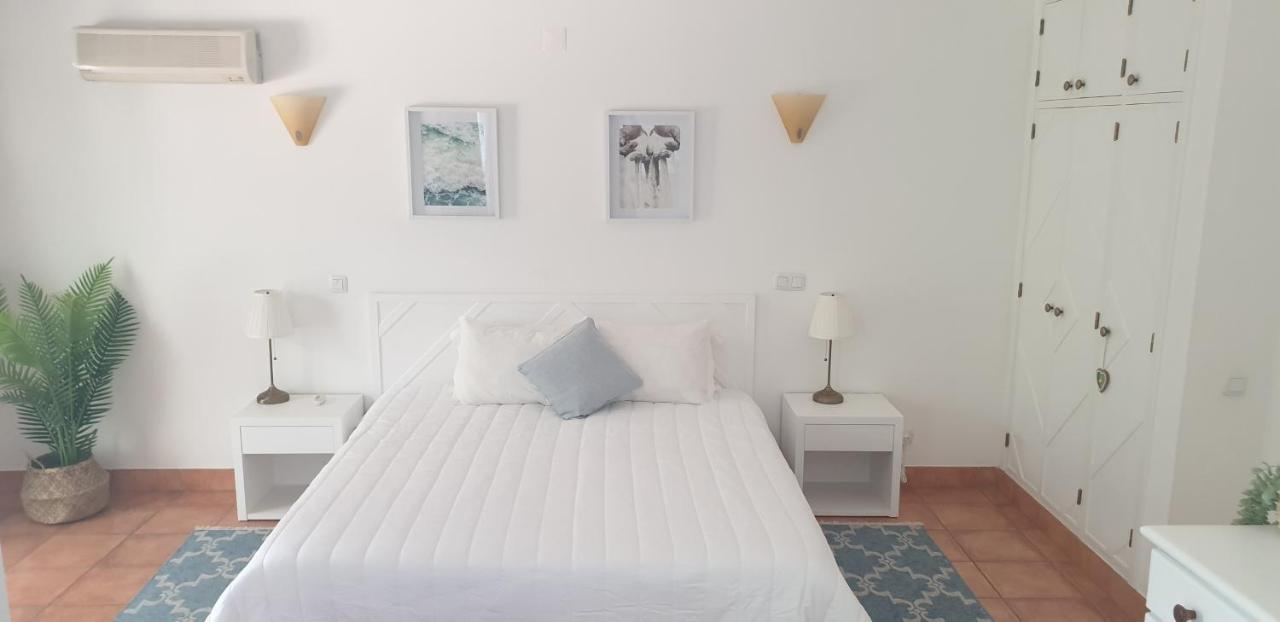 Apartment Vila Mos In Porto Mos Beach Lagos Extérieur photo