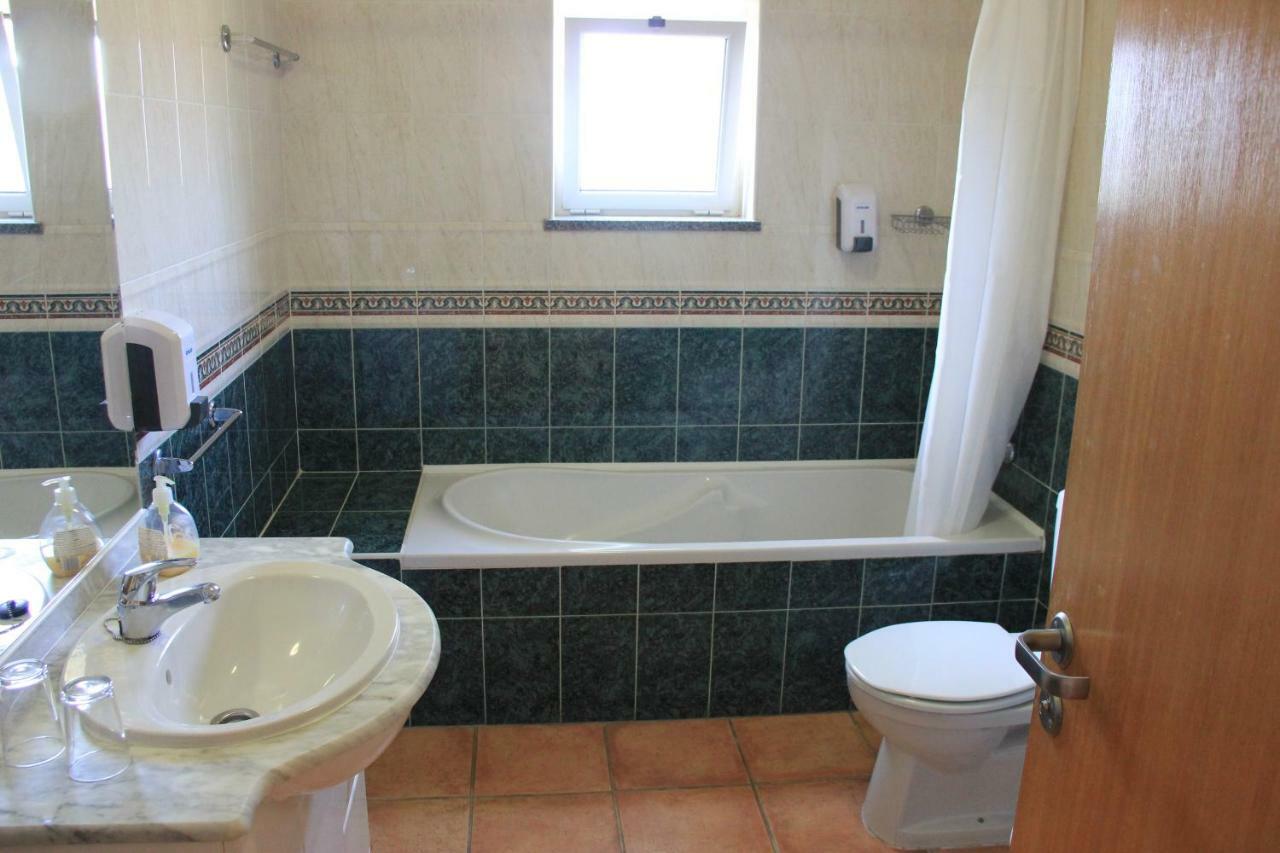 Apartment Vila Mos In Porto Mos Beach Lagos Extérieur photo